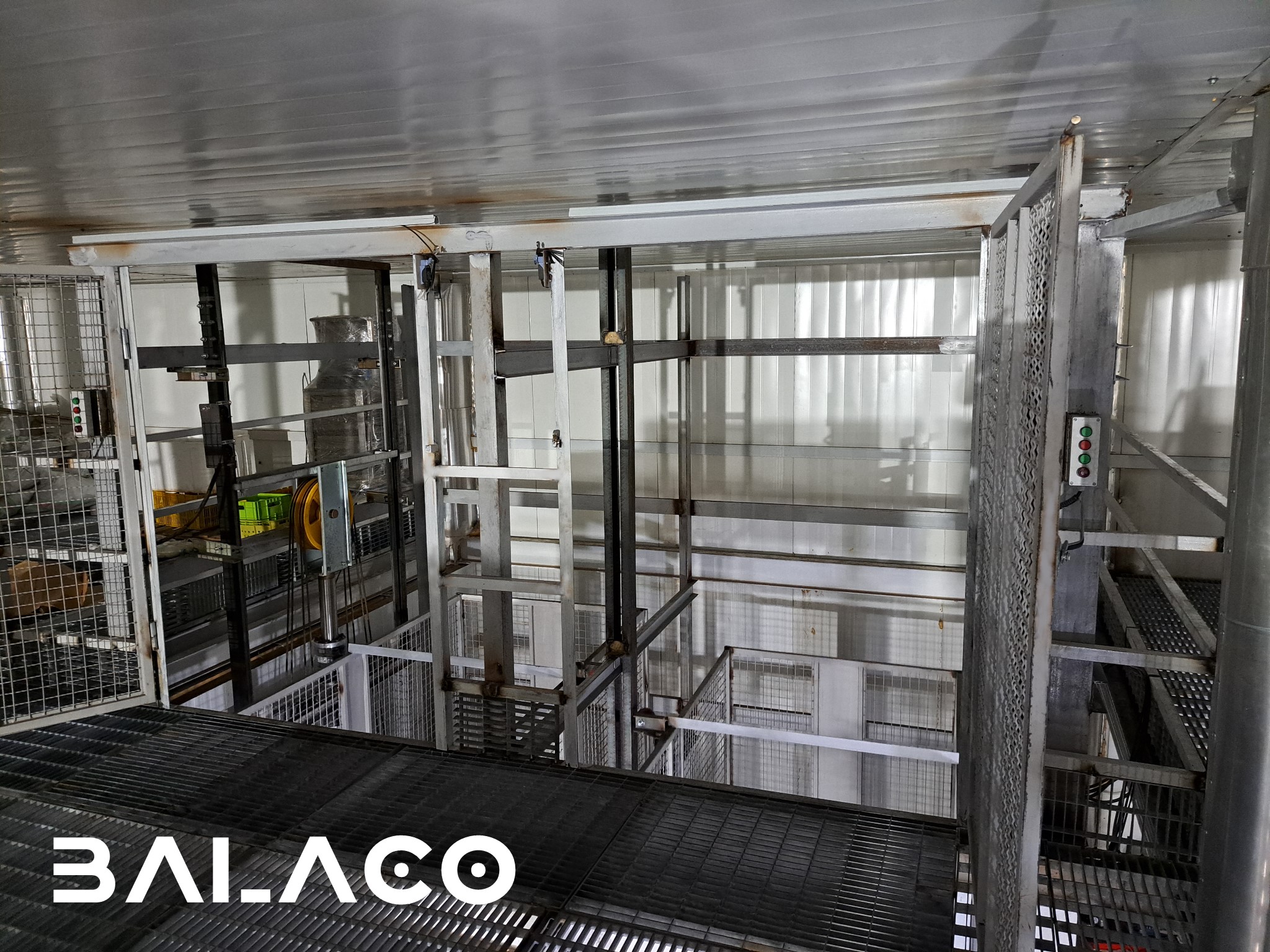 بالابر باربر هیدرولیک صنعتی برقی بالاکو