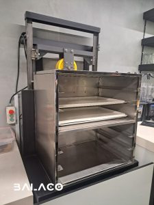 بالابر رستورانی کافه وریا